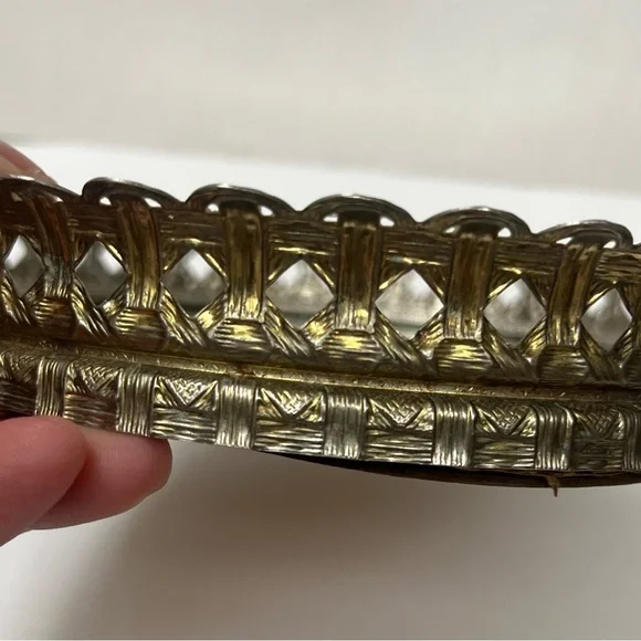 Vintage Round Mirrored Vanity Tray Silver Tone Ornate Filigree Edge 7,5” - Picture 9 of 10